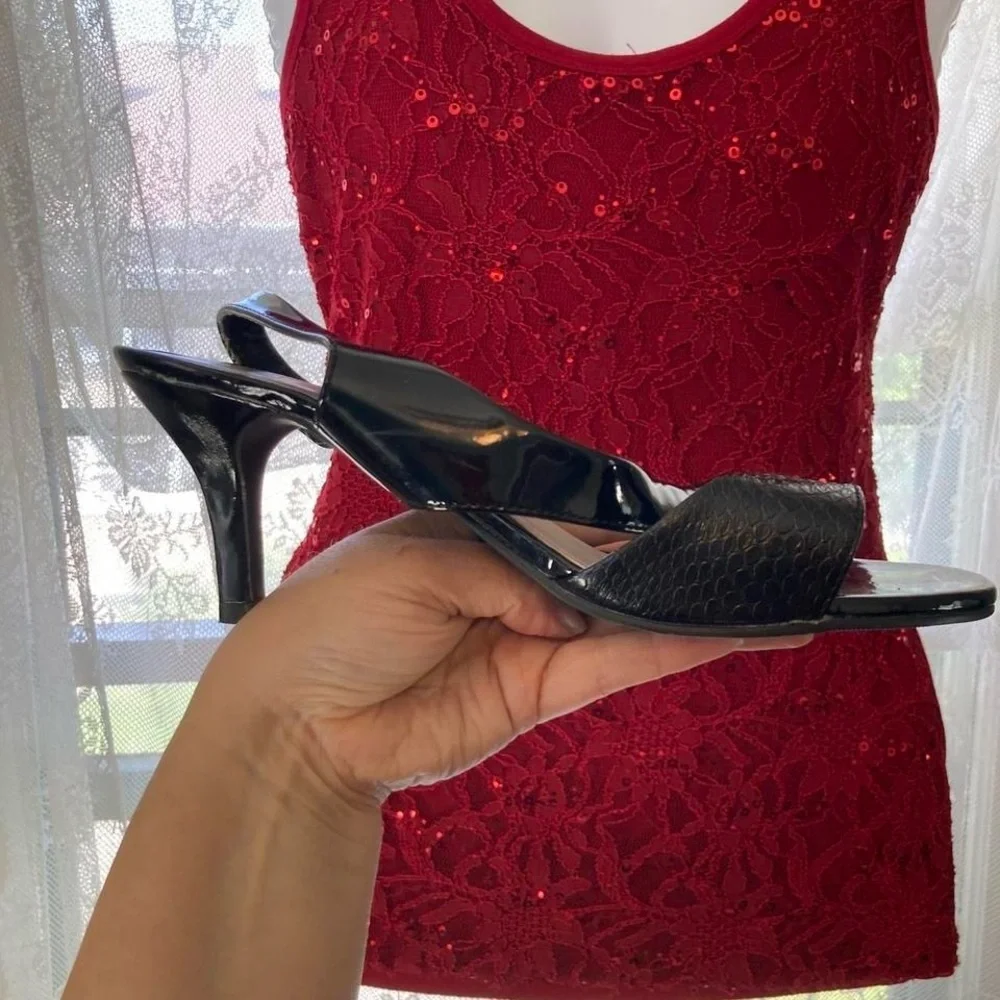 Nue Options Black Slingback Sandals with Elegant Straps 9.5 - Picture 2 of 4